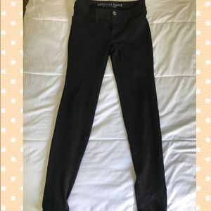 Black American Eagle skinny jeans